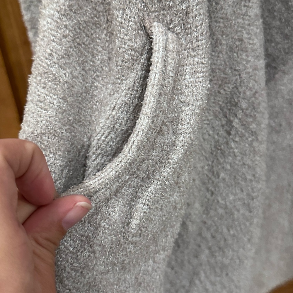 Barefoot Dreams Gray Women's Open Cardigan, pre-loved condition size M - Picture 3 of 4